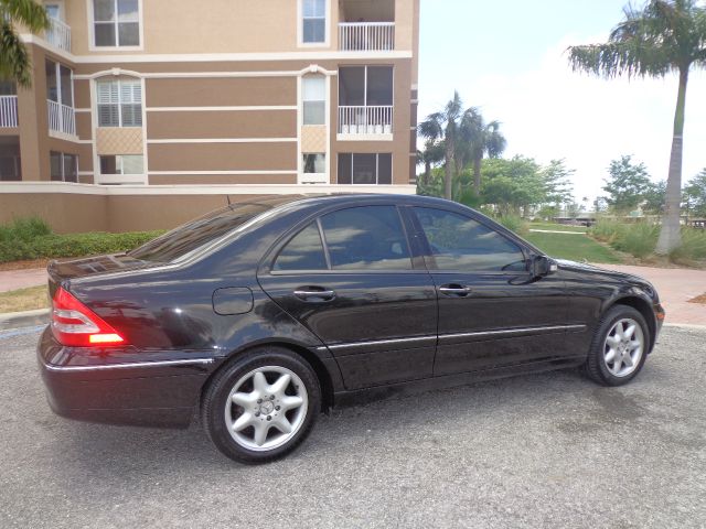 Mercedes-Benz C-Class 2002 photo 23