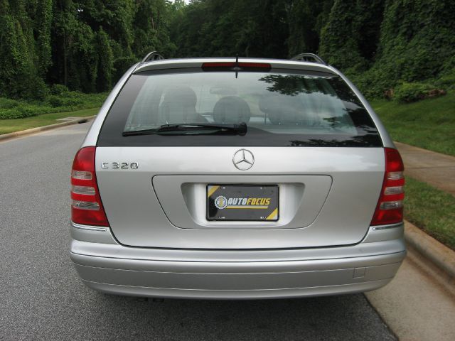 Mercedes-Benz C-Class 2003 photo 3