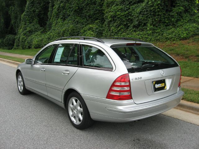 Mercedes-Benz C-Class 2003 photo 4