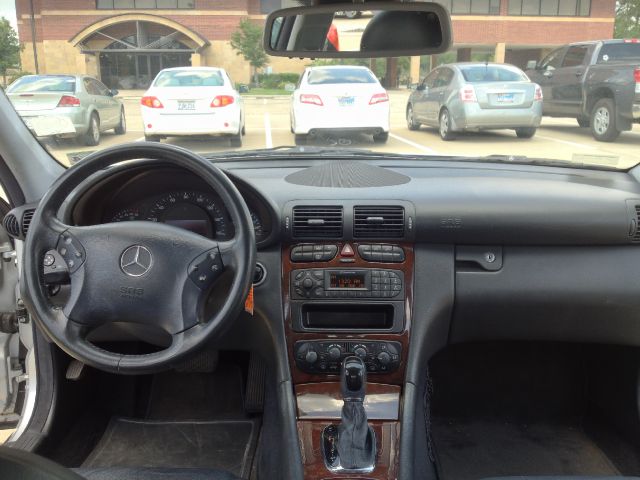 Mercedes-Benz C-Class 2003 photo 3