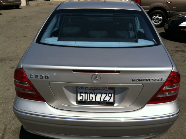 Mercedes-Benz C-Class 2003 photo 2