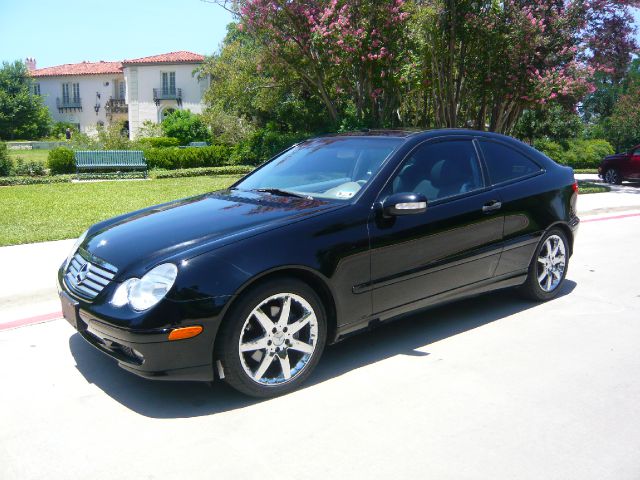 Mercedes-Benz C-Class 2003 photo 1