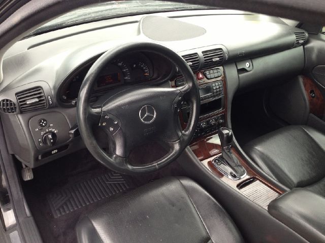 Mercedes-Benz C-Class 2003 photo 11