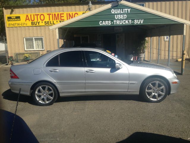 Mercedes-Benz C-Class 2003 photo 2