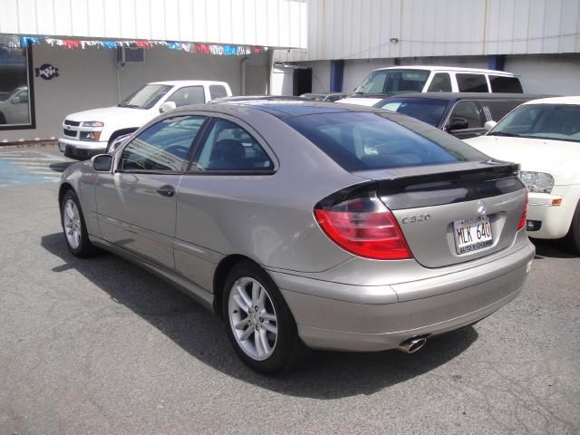 Mercedes-Benz C-Class 328i Under Warranty Coupe