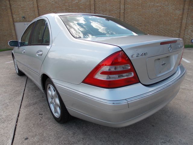 Mercedes-Benz C-Class 2003 photo 3