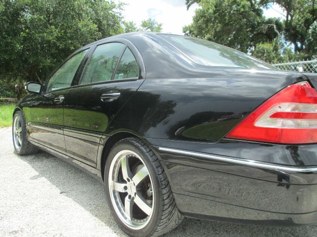 Mercedes-Benz C-Class 2003 photo 2