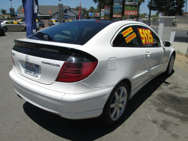 Mercedes-Benz C-Class 2003 photo 1