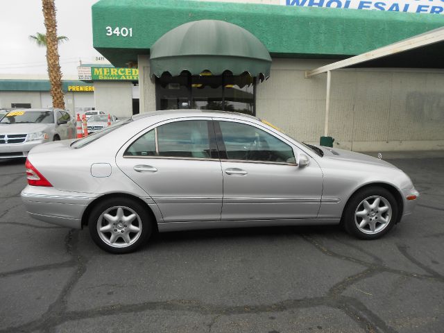 Mercedes-Benz C-Class 2003 photo 2