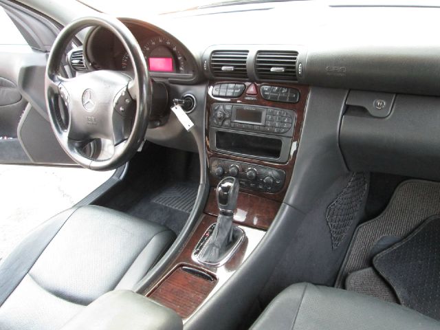 Mercedes-Benz C-Class 2003 photo 6