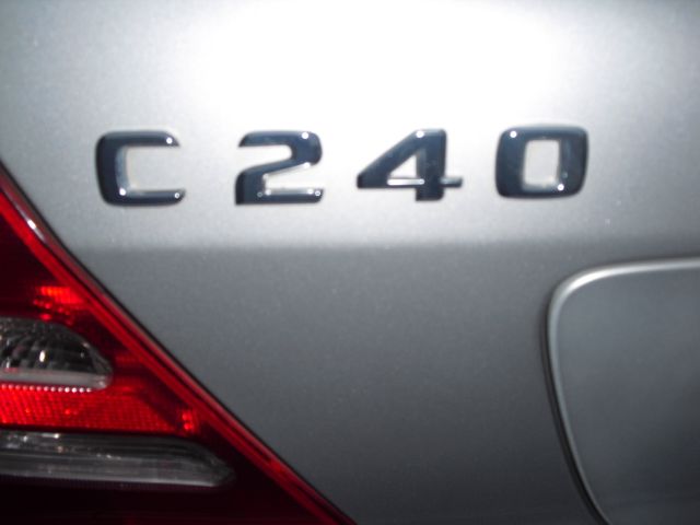 Mercedes-Benz C-Class 2003 photo 2