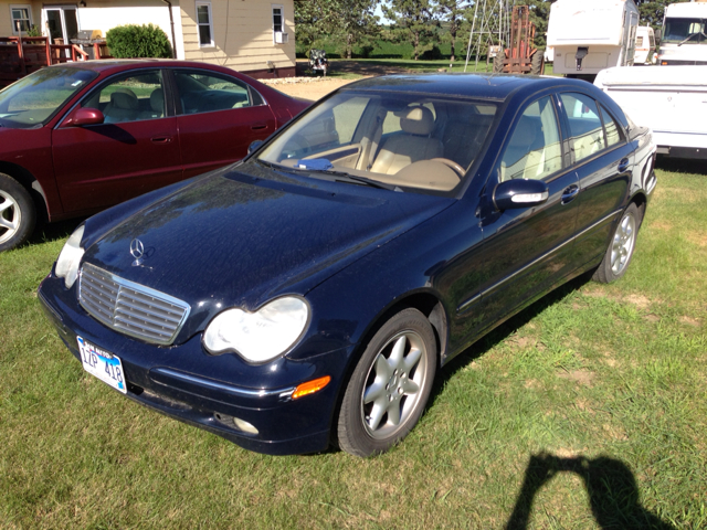 Mercedes-Benz C-Class 2003 photo 2