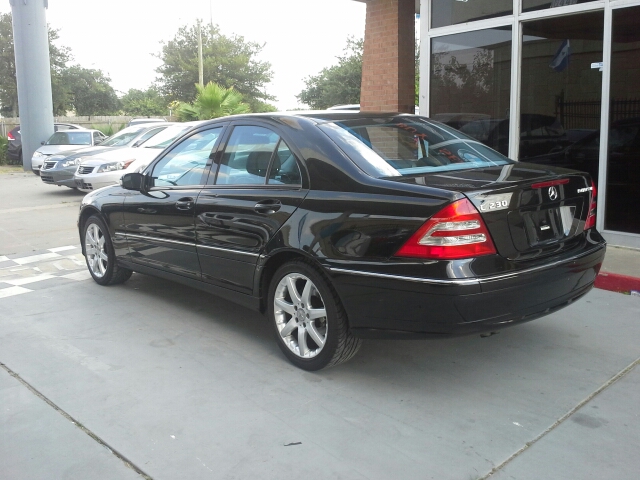 Mercedes-Benz C-Class 2003 photo 2