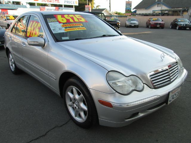 Mercedes-Benz C-Class 2003 photo 2