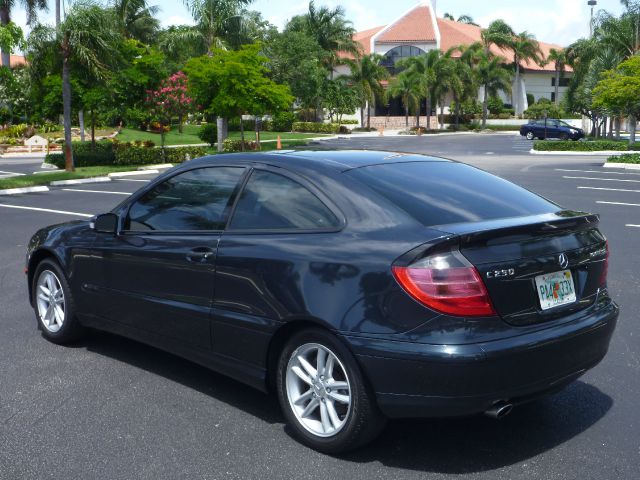 Mercedes-Benz C-Class 2003 photo 1