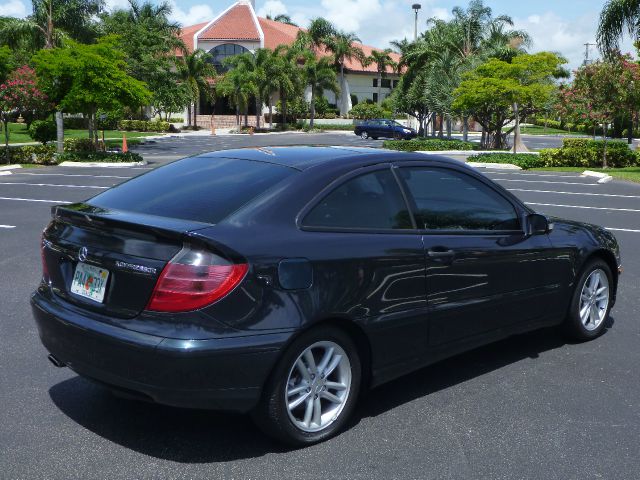 Mercedes-Benz C-Class 2003 photo 3