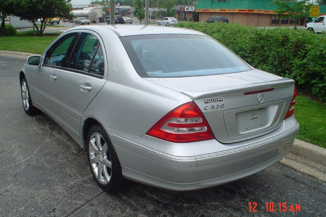 Mercedes-Benz C-Class 328 IC Sedan