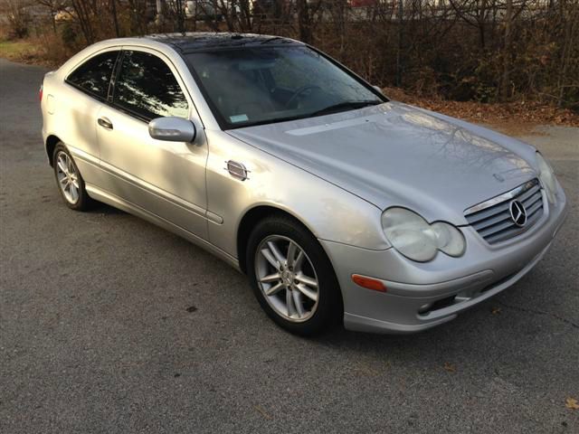 Mercedes-Benz C-Class 2003 photo 2