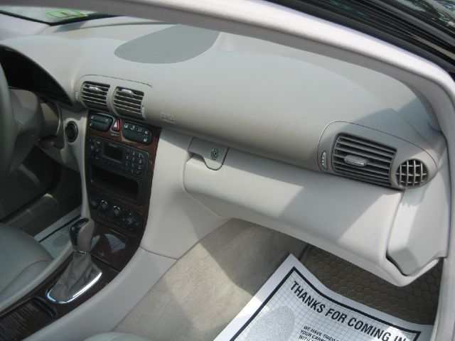 Mercedes-Benz C-Class 2003 photo 10