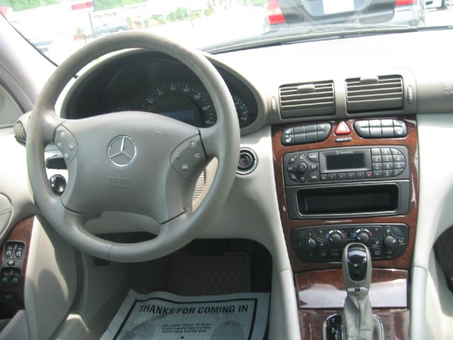 Mercedes-Benz C-Class 2003 photo 7