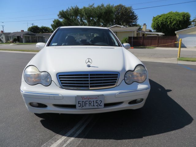 Mercedes-Benz C-Class 2003 photo 2