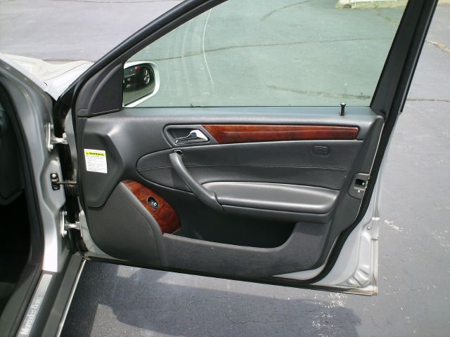 Mercedes-Benz C-Class 2003 photo 11