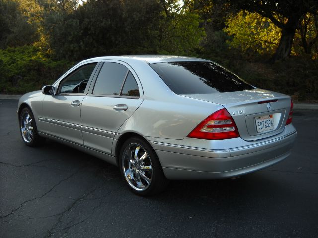 Mercedes-Benz C-Class 2003 photo 2