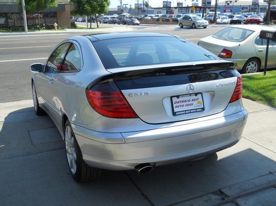 Mercedes-Benz C-Class 2004 photo 2