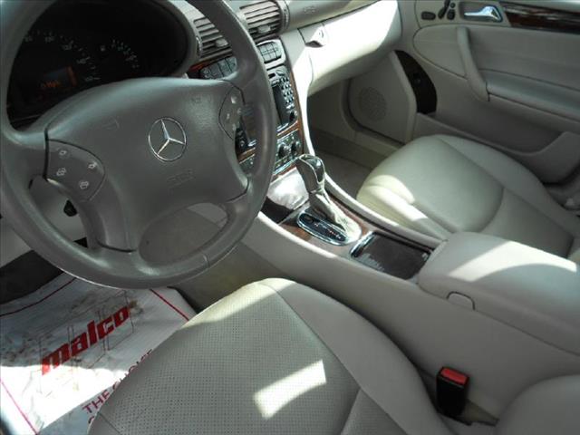 Mercedes-Benz C-Class 2004 photo 2