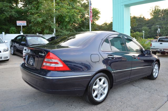 Mercedes-Benz C-Class 2004 photo 3