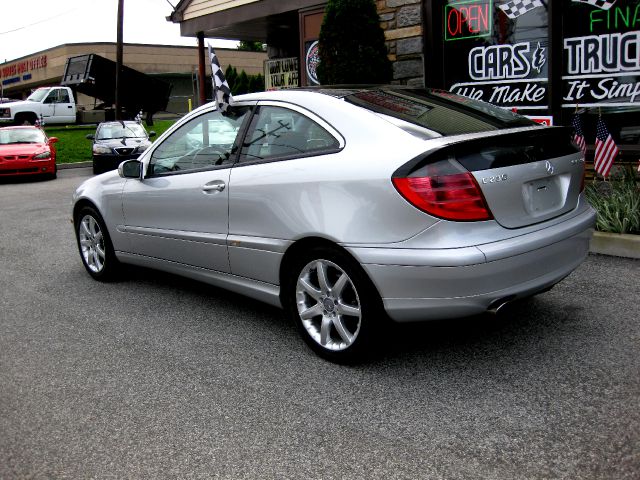 Mercedes-Benz C-Class 2004 photo 10