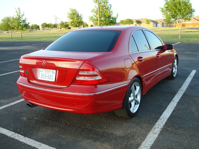 Mercedes-Benz C-Class 2004 photo 10