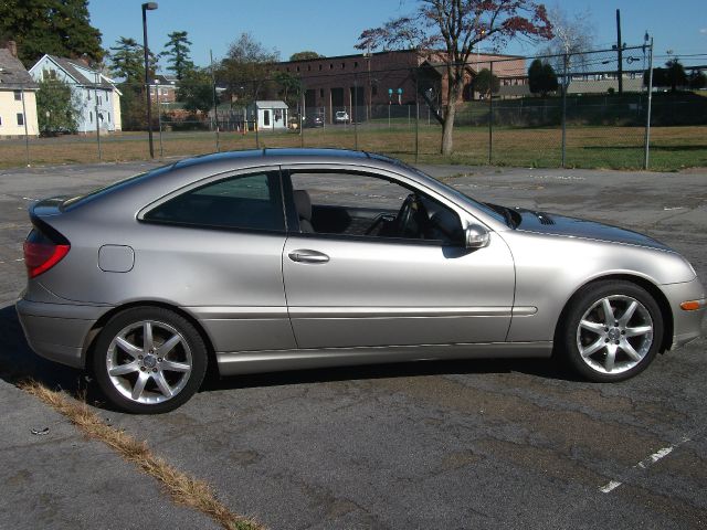 Mercedes-Benz C-Class 2004 photo 4