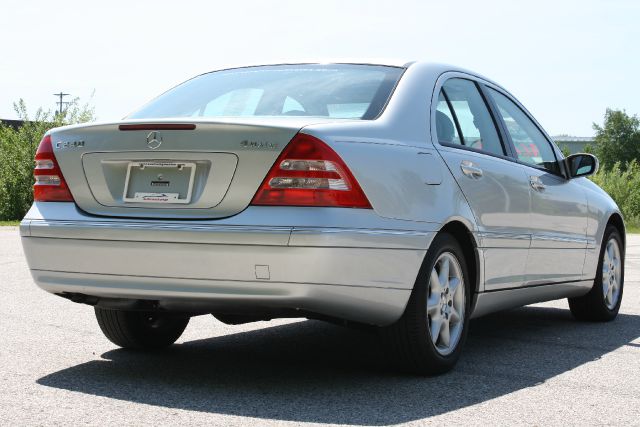 Mercedes-Benz C-Class 2004 photo 3