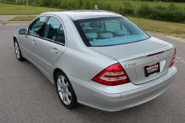 Mercedes-Benz C-Class 2004 photo 1