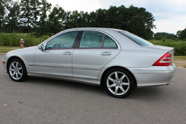 Mercedes-Benz C-Class 2004 photo 4