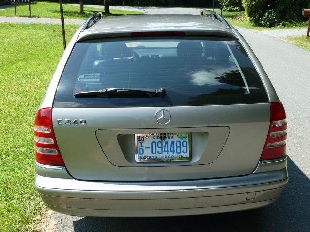 Mercedes-Benz C-Class 2004 photo 3