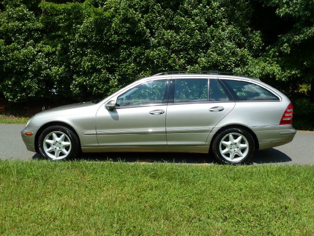 Mercedes-Benz C-Class 2004 photo 4