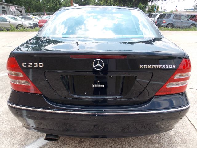 Mercedes-Benz C-Class 2004 photo 15