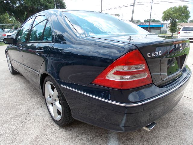 Mercedes-Benz C-Class 2004 photo 22