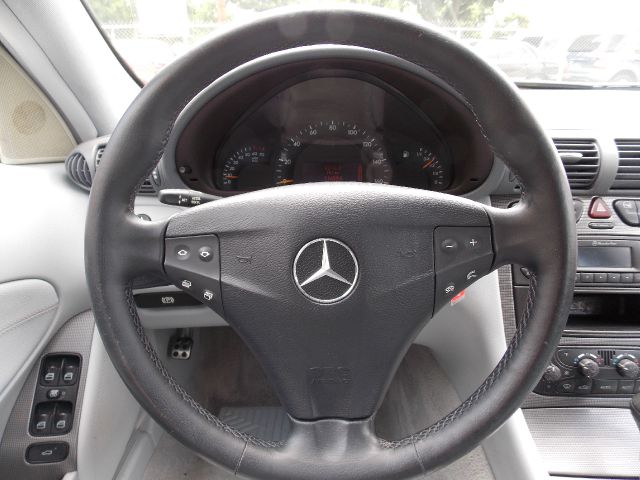 Mercedes-Benz C-Class 2004 photo 8