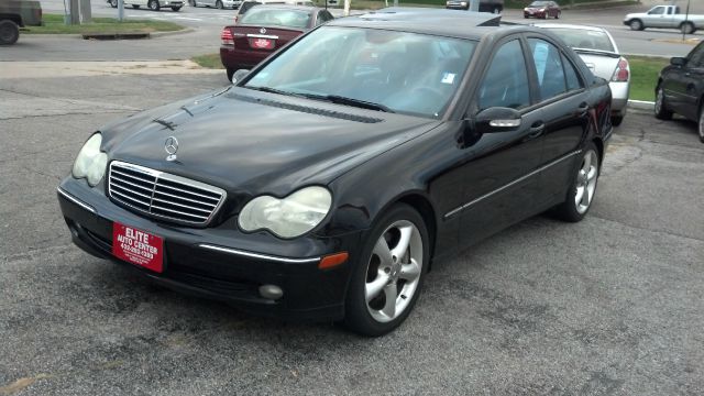 Mercedes-Benz C-Class 2004 photo 2