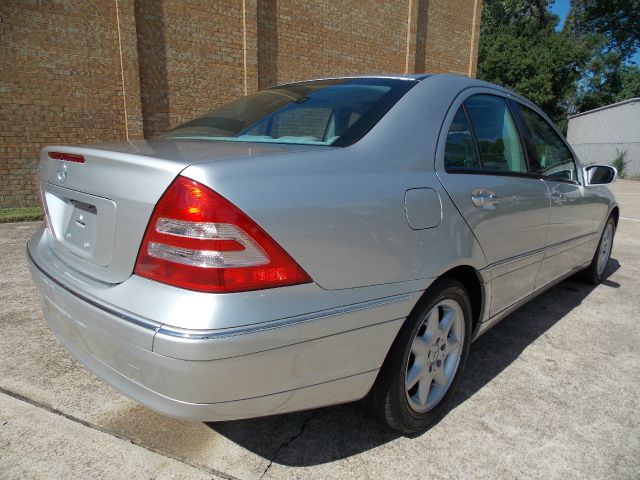 Mercedes-Benz C-Class 2004 photo 3