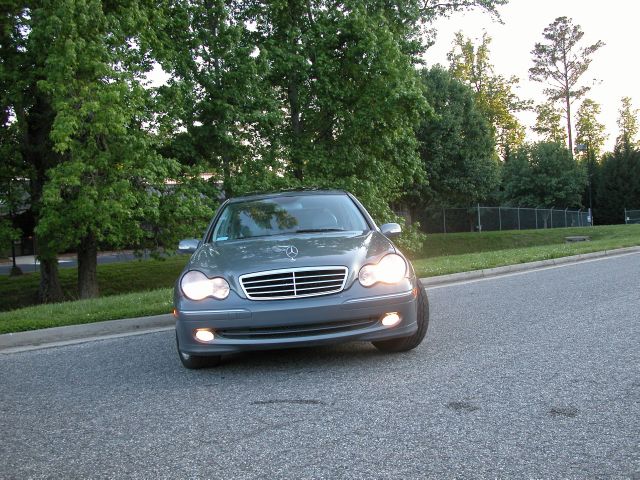 Mercedes-Benz C-Class 2004 photo 1