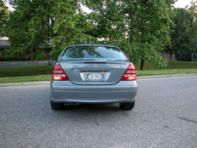 Mercedes-Benz C-Class 2004 photo 3