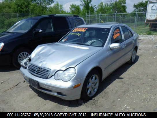 Mercedes-Benz C-Class 2004 photo 2