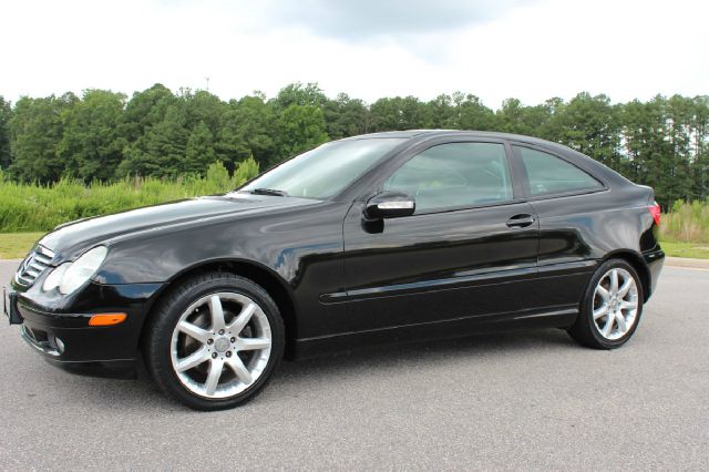 Mercedes-Benz C-Class 328i Under Warranty Coupe