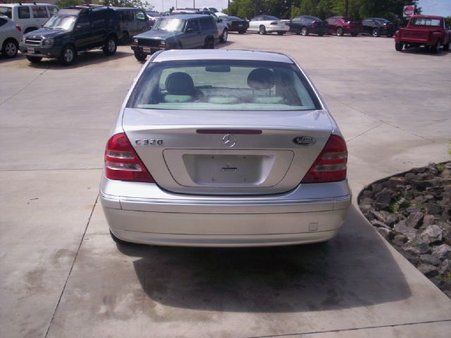 Mercedes-Benz C-Class 2004 photo 2