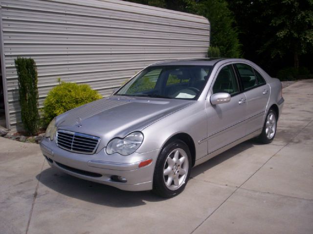 Mercedes-Benz C-Class 2004 photo 3