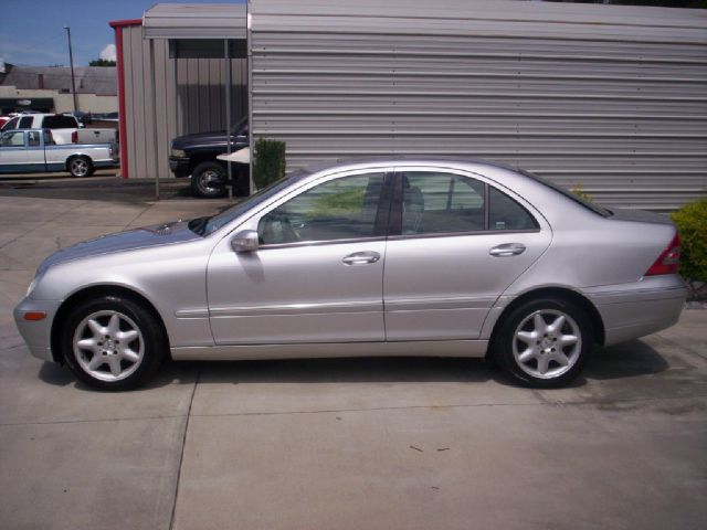 Mercedes-Benz C-Class 2004 photo 4